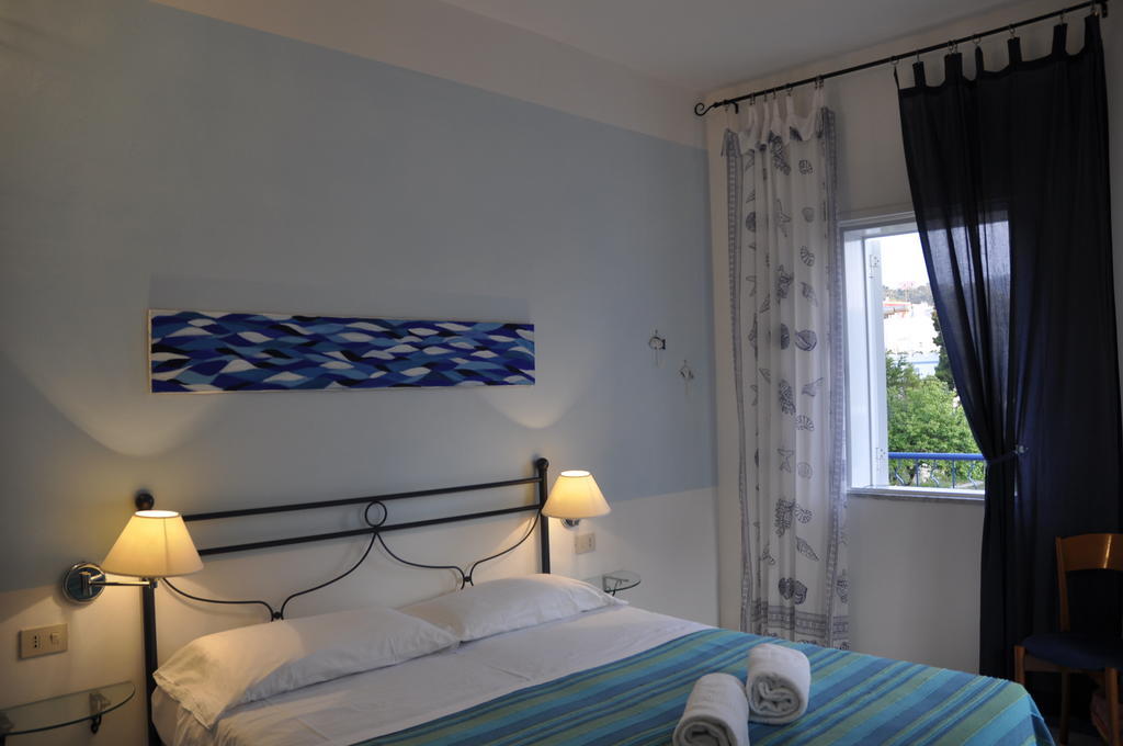 Il Mediterraneo - Adults Only Ponza Habitación foto